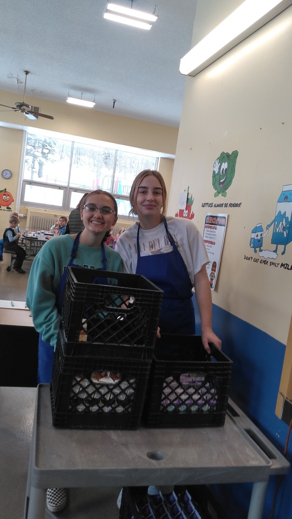 student lunch helpers